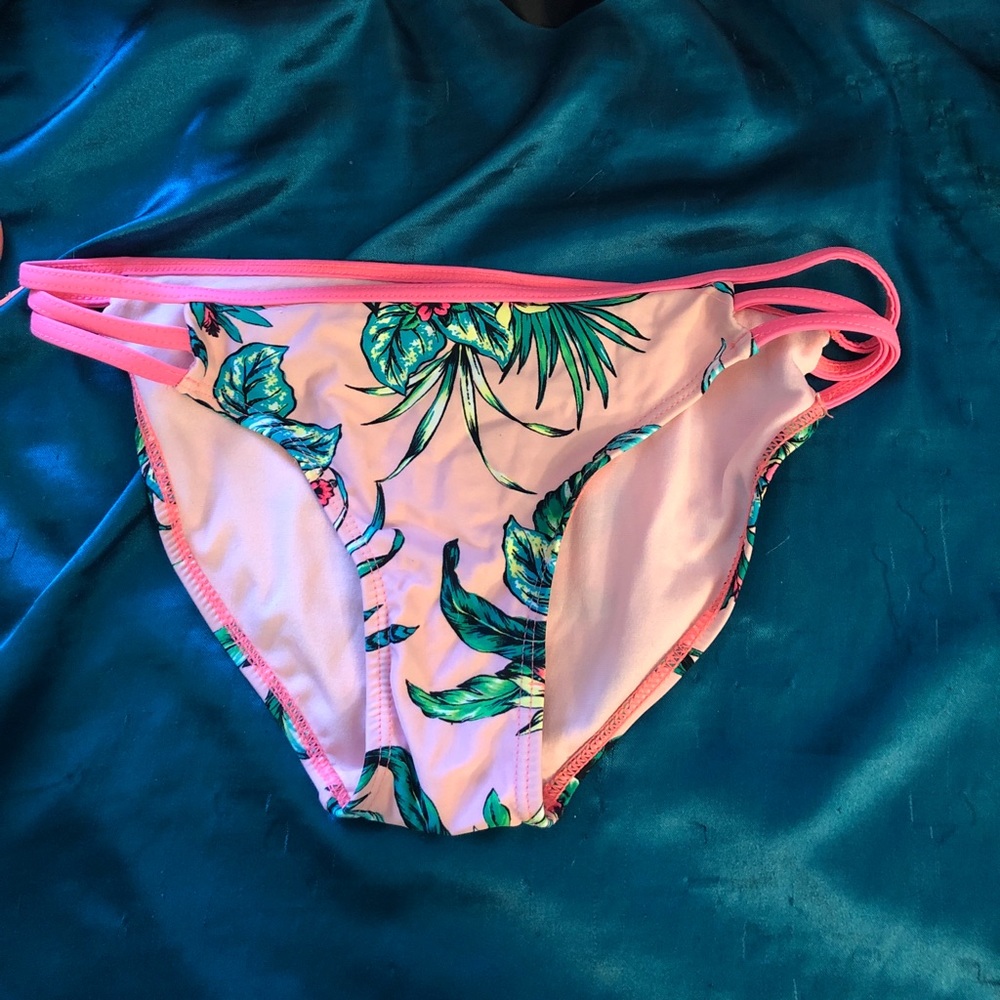 Bathing suit bottoms